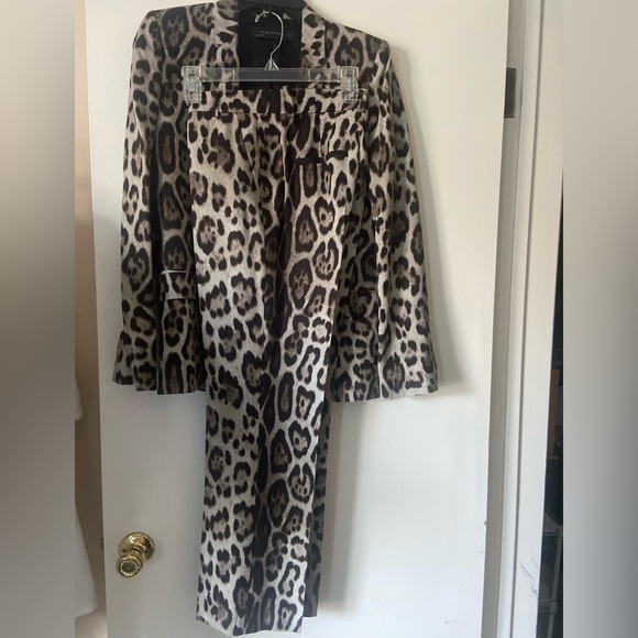 Zara set - Animal Print Blazer and Pant - Picture 4 of 12
